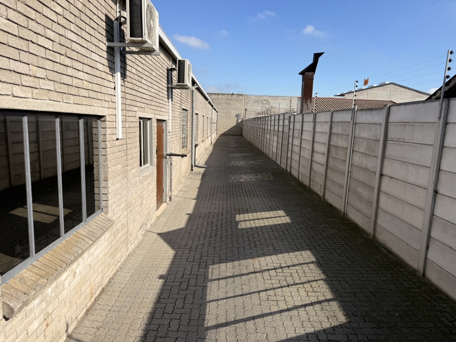 To Let Commercial Property for Rent in Beaconvale Western Cape
